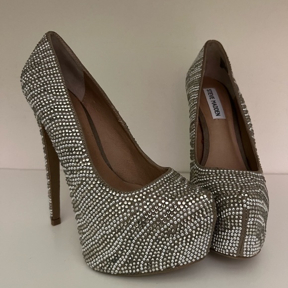 Steve Madden Dyvinal Pewter Pumps - Picture 6 of 7